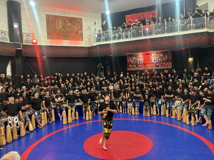 Cerimonia di lutto per il Signore dei Martiri presso l’Associazione degli sport zurkhaneh e della lotta tradizionale della provincia di Qom