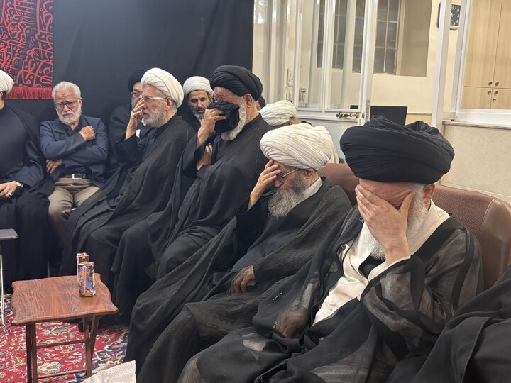 تصاویر / مراسم عزاداری سالار شهیدان در بیت مرحوم آیت الله العظمی فاضل لنکرانی