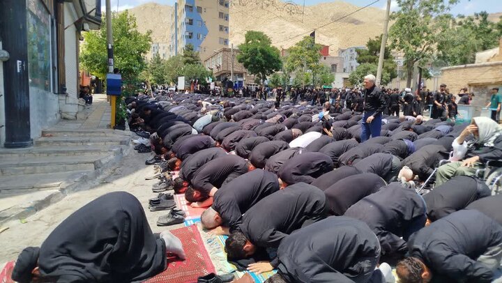 تصاویر/ نماز ظهر عاشورا در مهدیشهر