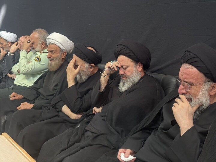 تصاویر / مراسم عزاداری روز عاشورا در بیت آیت الله العظمی سبحانی