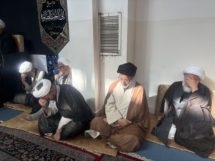 تصاویر / مراسم عزاداری روز عاشورا در بیت آیت الله العظمی سبحانی