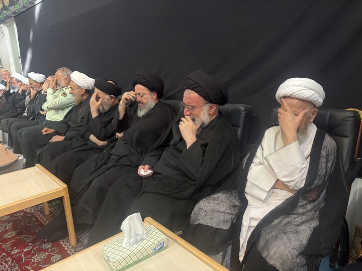 تصاویر / مراسم عزاداری روز عاشورا در بیت آیت الله العظمی سبحانی