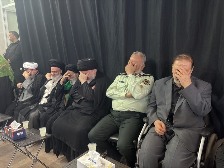 تصاویر / مراسم عزاداری روز عاشورا در بیت آیت الله العظمی سیستانی