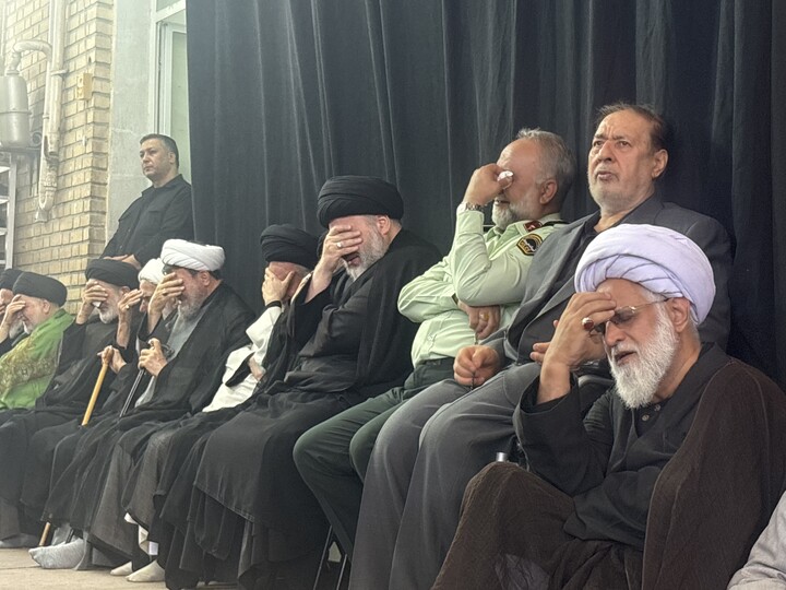 تصاویر / مراسم عزاداری روز عاشورا در بیت آیت الله العظمی سیستانی