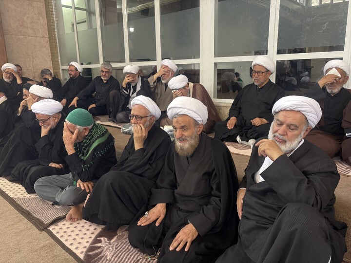 تصاویر / مراسم عزاداری روز عاشورا در بیت آیت الله العظمی سیستانی