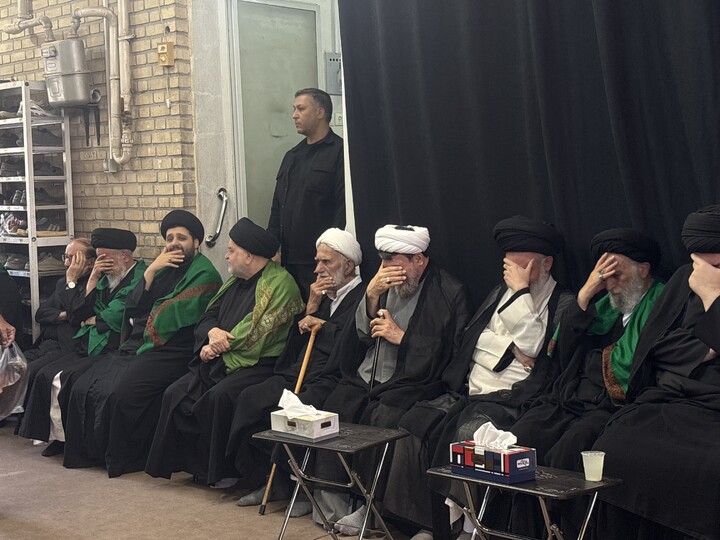 تصاویر / مراسم عزاداری روز عاشورا در بیت آیت الله العظمی سیستانی