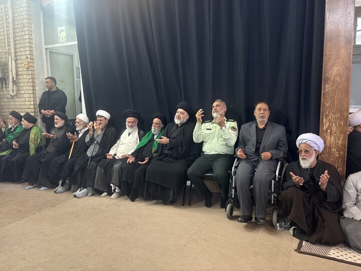 تصاویر / مراسم عزاداری روز عاشورا در بیت آیت الله العظمی سیستانی