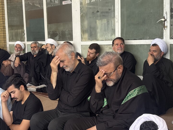 تصاویر / مراسم عزاداری روز عاشورا در بیت آیت الله العظمی سیستانی