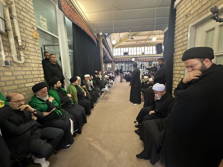 تصاویر / مراسم عزاداری روز عاشورا در بیت آیت الله العظمی سیستانی