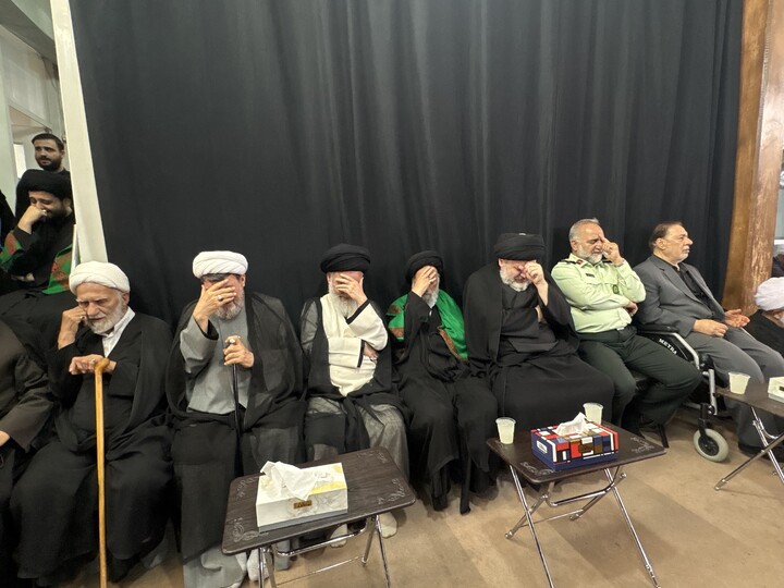 تصاویر / مراسم عزاداری روز عاشورا در بیت آیت الله العظمی سیستانی
