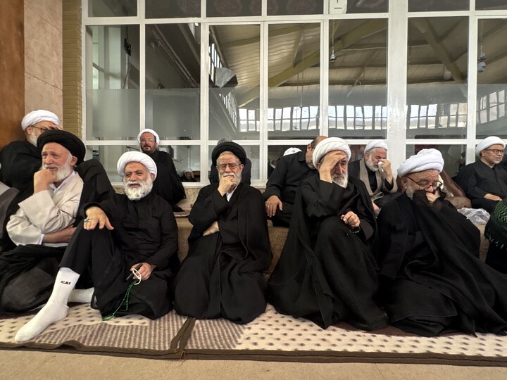 تصاویر / مراسم عزاداری روز عاشورا در بیت آیت الله العظمی سیستانی