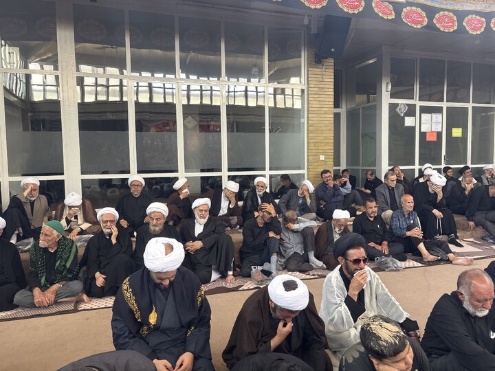 تصاویر / مراسم عزاداری روز عاشورا در بیت آیت الله العظمی سیستانی