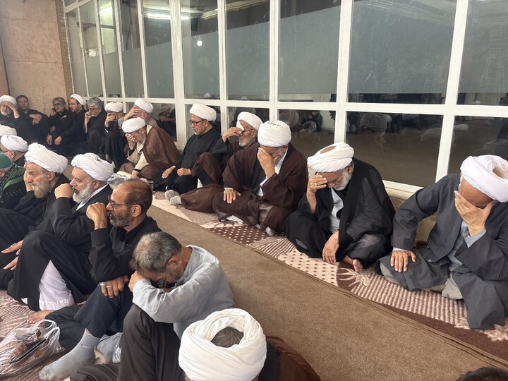 تصاویر / مراسم عزاداری روز عاشورا در بیت آیت الله العظمی سیستانی
