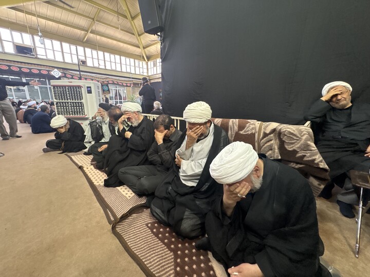 تصاویر / مراسم عزاداری روز عاشورا در بیت آیت الله العظمی سیستانی
