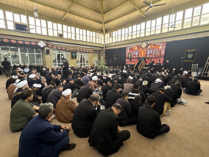 تصاویر / مراسم عزاداری روز عاشورا در بیت آیت الله العظمی سیستانی