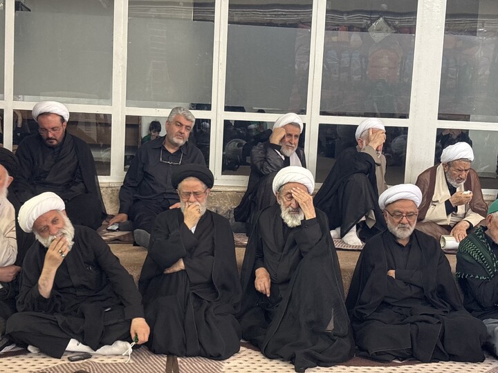 تصاویر / مراسم عزاداری روز عاشورا در بیت آیت الله العظمی سیستانی