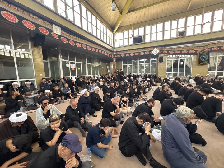 تصاویر / مراسم عزاداری روز عاشورا در بیت آیت الله العظمی سیستانی