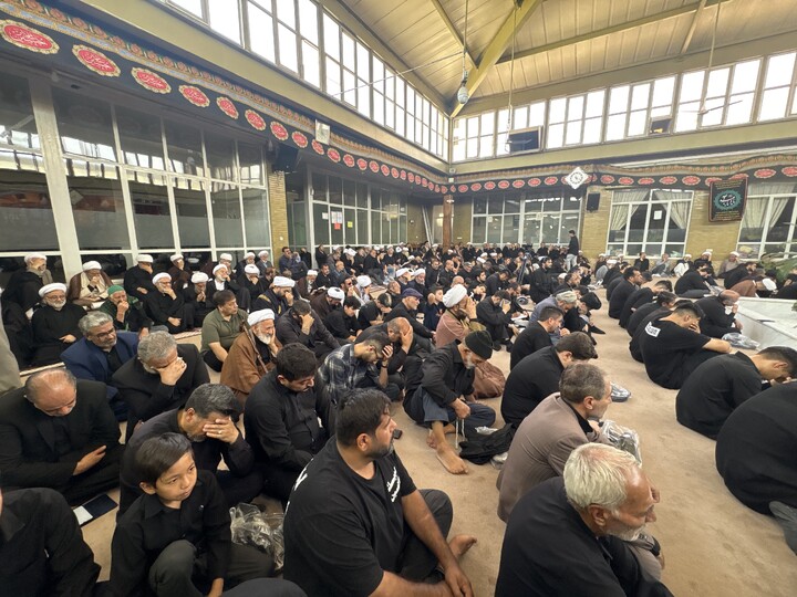 تصاویر / مراسم عزاداری روز عاشورا در بیت آیت الله العظمی سیستانی