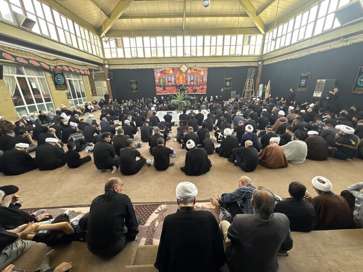 تصاویر / مراسم عزاداری روز عاشورا در بیت آیت الله العظمی سیستانی