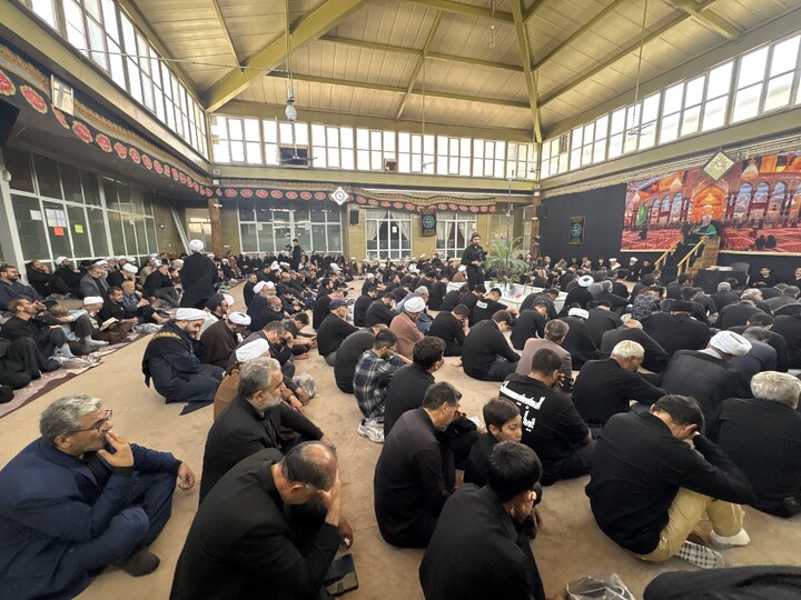 تصاویر / مراسم عزاداری روز عاشورا در بیت آیت الله العظمی سیستانی