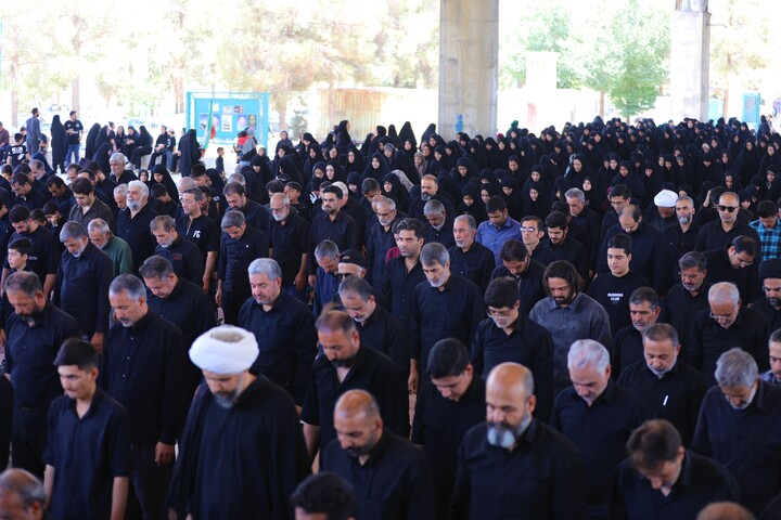 تصاویر/ عزاداری روز عاشورا در جوار شهدای استان یزد