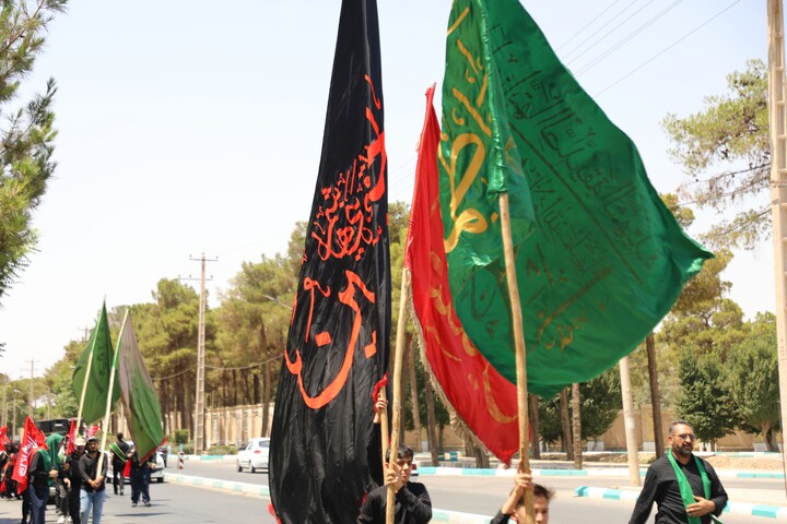 تصاویر/ عزاداری روز عاشورا در جوار شهدای استان یزد