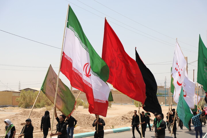 تصاویر/ عزاداری روز عاشورا در جوار شهدای استان یزد
