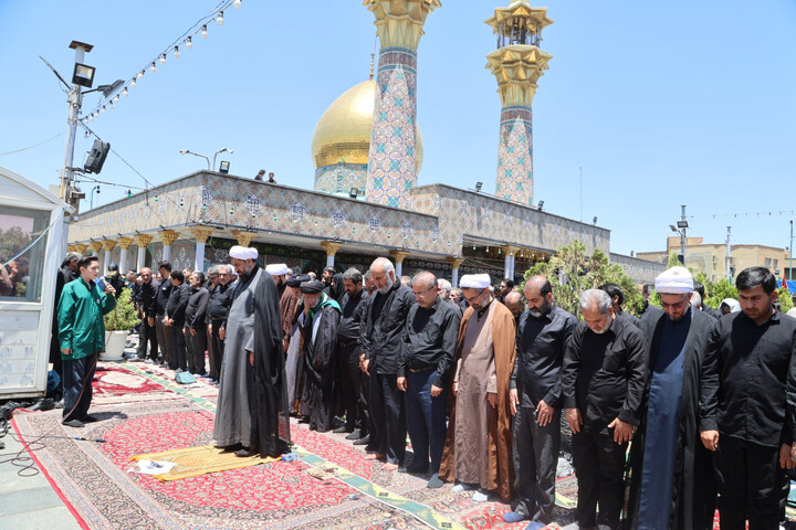 تصاویر / اقامه نماز ظهر روز عاشورا در همدان