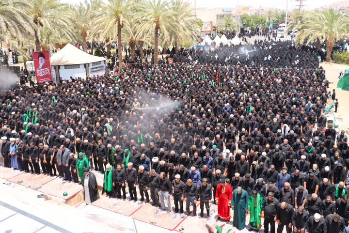 اقامه نماز ظهر عاشورا در شهرستان بافق