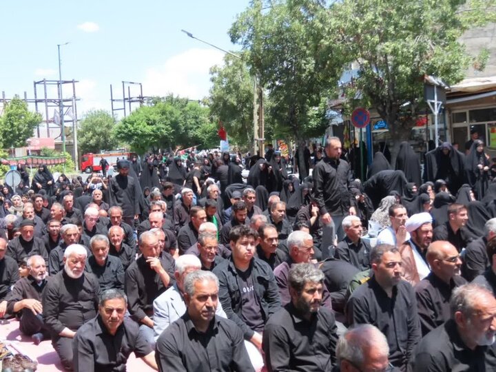 تصاویر/ اقامه نماز ظهر عاشورا در چایپاره