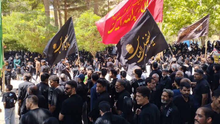 تصاویر/ عزاداری روز عاشورا در کوهبنان