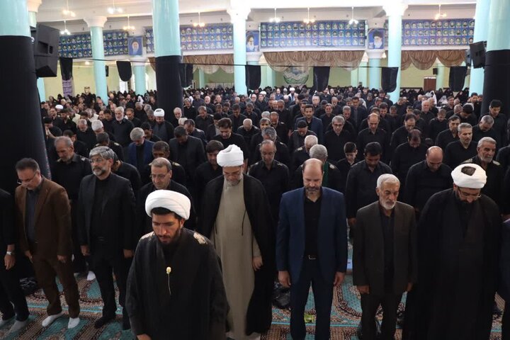 تصاویر/ اقامه نماز ظهر عاشورا در تکاب