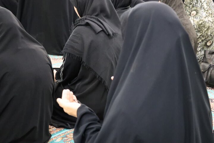 تصاویر/ اقامه نماز ظهر عاشورا در تکاب