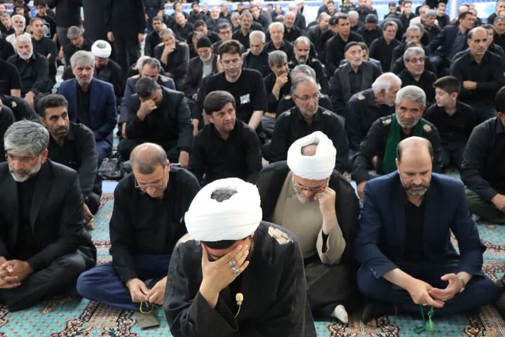 تصاویر/ اقامه نماز ظهر عاشورا در تکاب