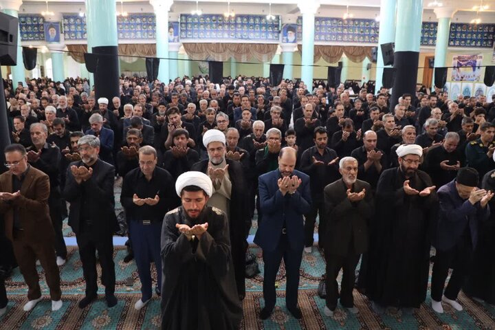 تصاویر/ اقامه نماز ظهر عاشورا در تکاب