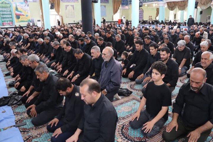 تصاویر/ اقامه نماز ظهر عاشورا در تکاب