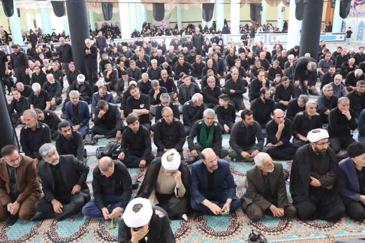 تصاویر/ اقامه نماز ظهر عاشورا در تکاب