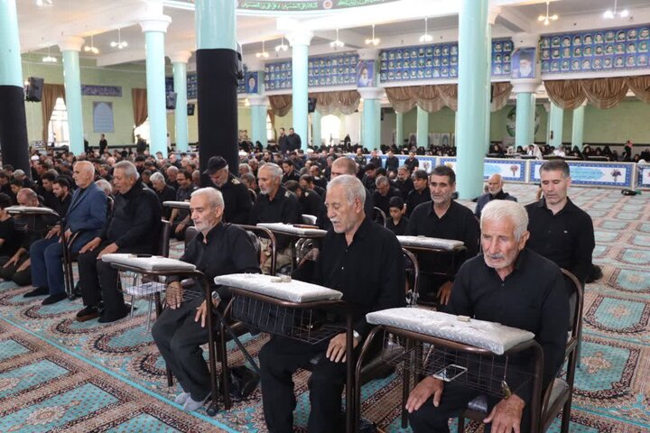 تصاویر/ اقامه نماز ظهر عاشورا در تکاب