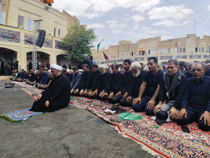 تصاویر/ عزاداری و نماز روز عاشورا در بم