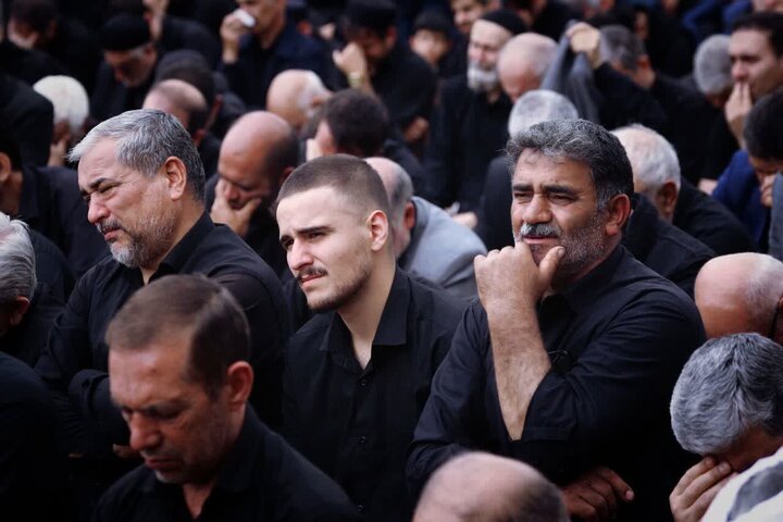 تصاویر/ نماز ظهر عاشورای محرم ۱۴۰۵ اردبیل