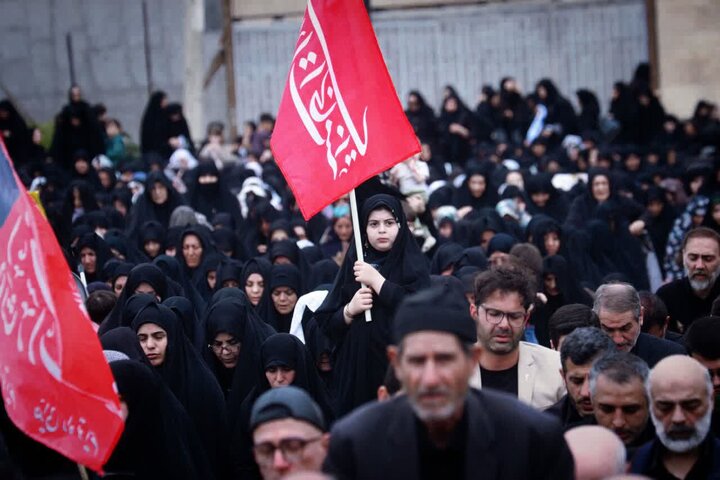 تصاویر/ نماز ظهر عاشورای محرم ۱۴۰۵ اردبیل