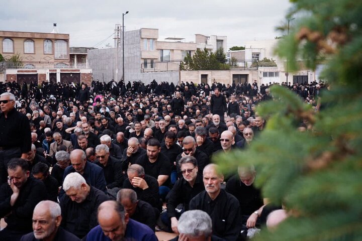تصاویر/ نماز ظهر عاشورای محرم ۱۴۰۵ اردبیل