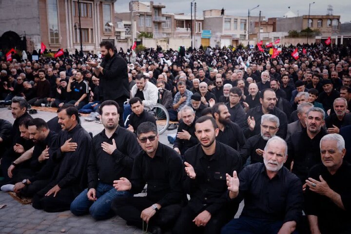 تصاویر/ نماز ظهر عاشورای محرم ۱۴۰۵ اردبیل