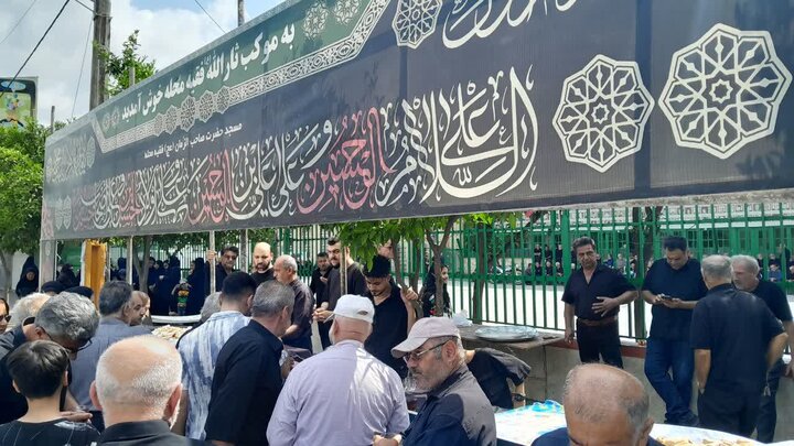 تصاویر/ ایستگاه صلواتی در حسینیه فقیه محله شهرستان جویبار