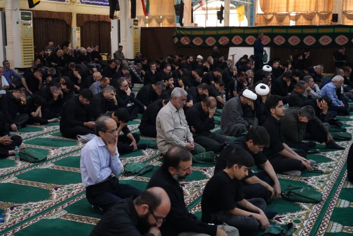 تصاویر/ نماز ظهر عاشورا در بوشهر