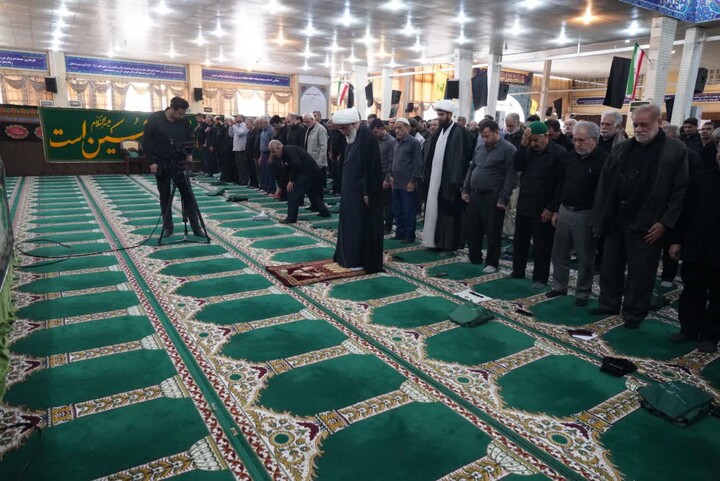 تصاویر/ نماز ظهر عاشورا در بوشهر