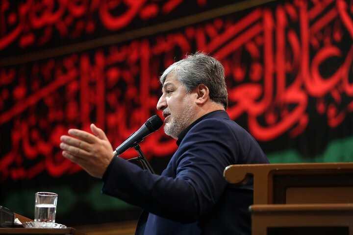 حضور پرشور بانوان عزادار در جوار حرم کریمه اهلبیت (س) همزمان با روز عاشورا