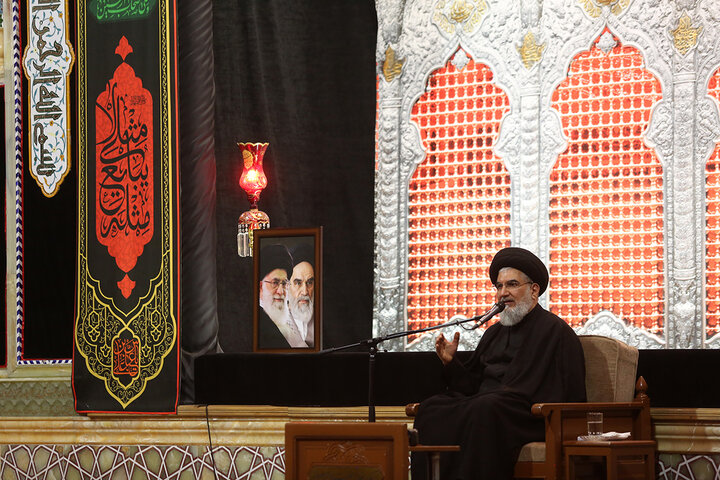 حضور پرشور بانوان عزادار در جوار حرم کریمه اهلبیت (س) همزمان با روز عاشورا