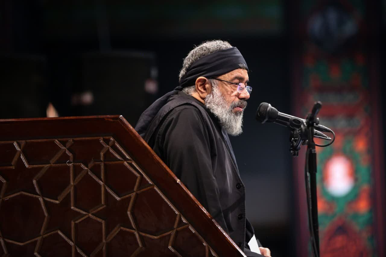مراسم عزاء ليلة العاشر من المُحرّم بجوار الروضة الملكوتية لارتقاء قائد الثورة الإسلامية الشهيد + صور