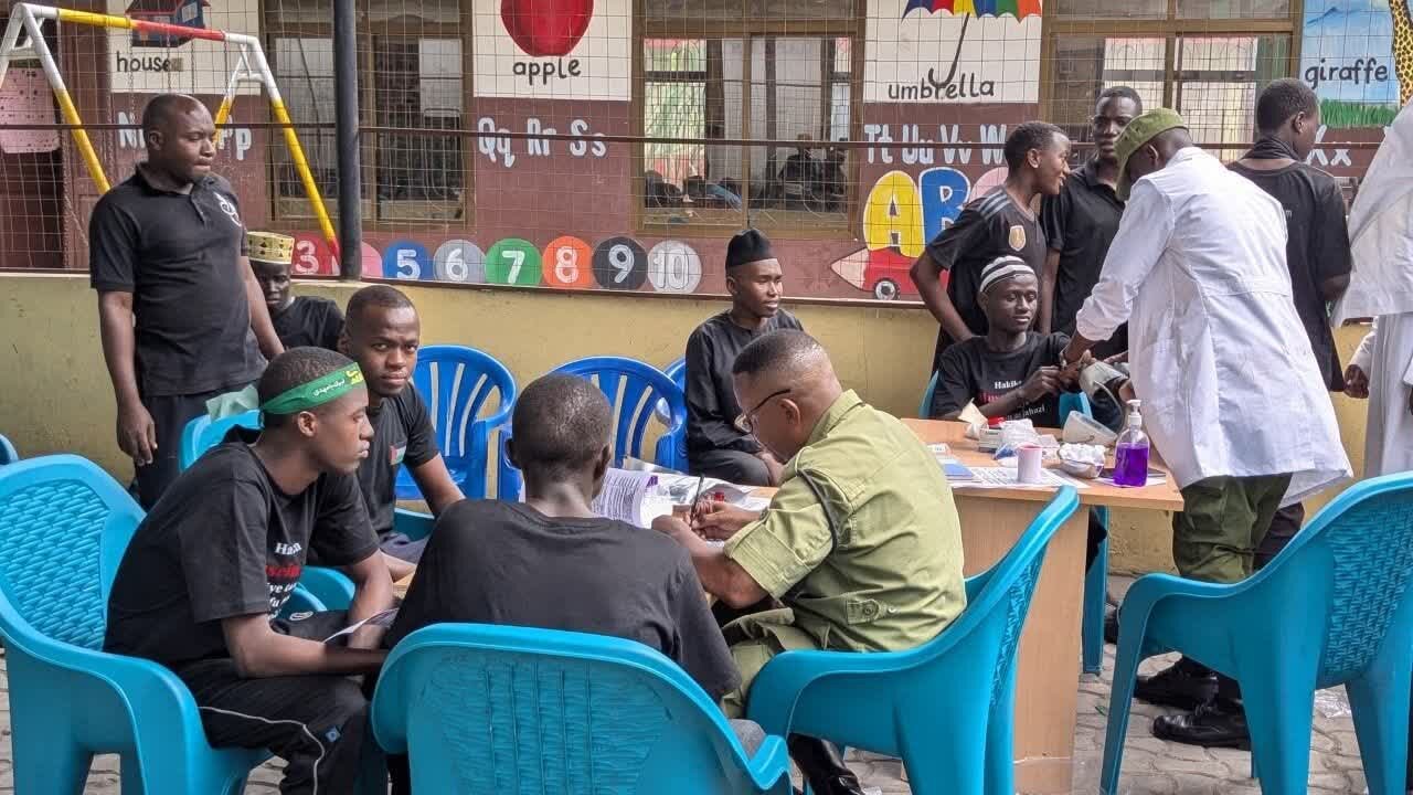 Naibu Mudiri wa Hawza ya Imam Swadiq (as) Aongoza Zoezi la Uchangiaji Damu Jijini Dar es Salaam